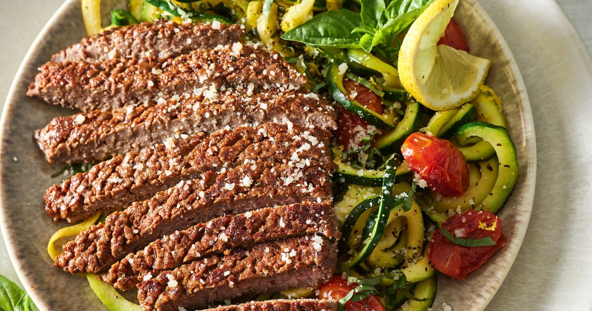 Blackened Cubed Steaks with Zoodles | Beef Loving Texans | Beef Loving Texans is your one-stop infor